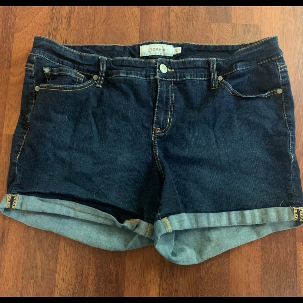 Dark Wash Torrid 5in Short